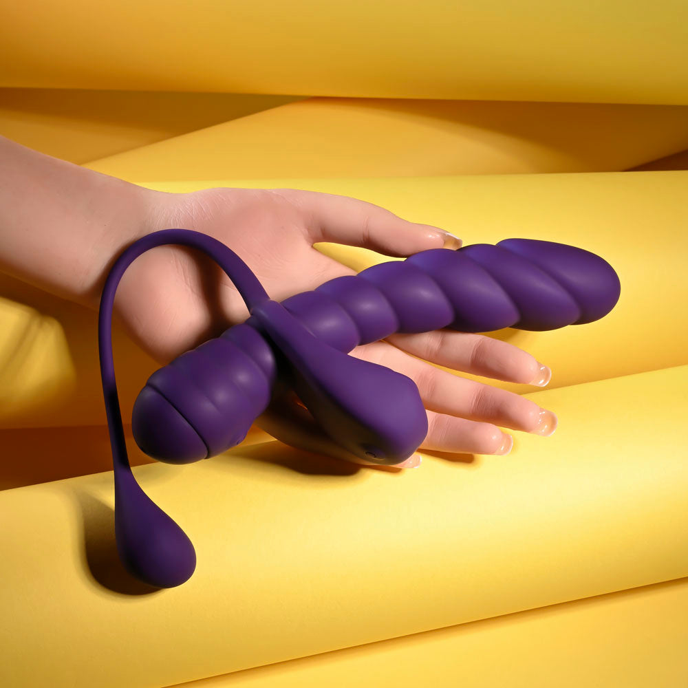 Playboy Pleasure TWISTED PLAYGROUND - Vibrator and Cock Ring Kit