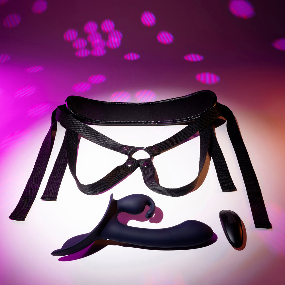 Evolved GIVING VIBES -  Vibrating Strap-On with Remote