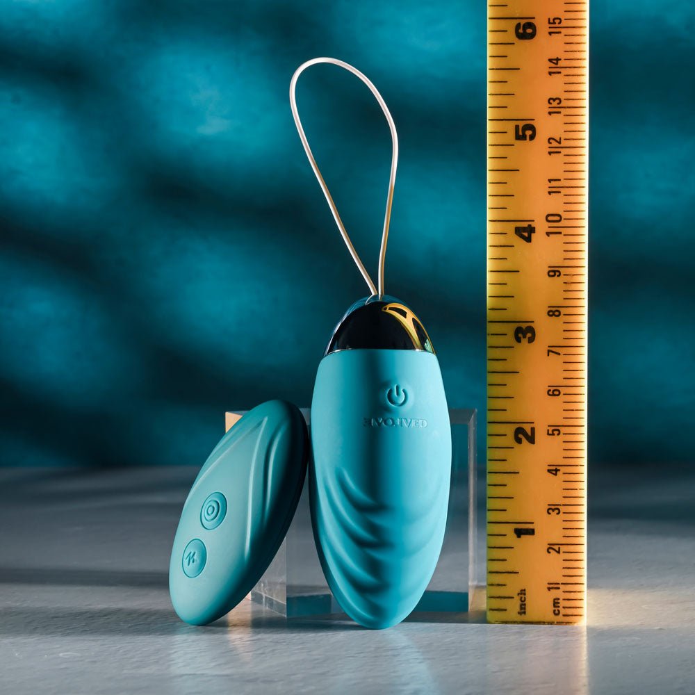 Evolved OVAL OFFICE - Green 8.5 cm USB Rechargeable Wireless Egg with Remote Control - BULLETS & EGGS